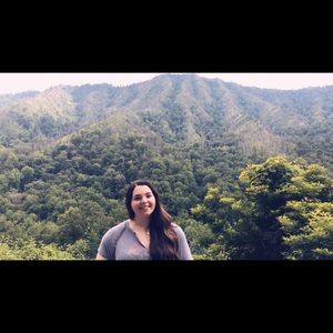 Meet your Posher, Nikoleta